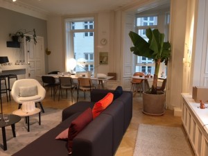 Mooie meubels bij het Hay house - Atelier09